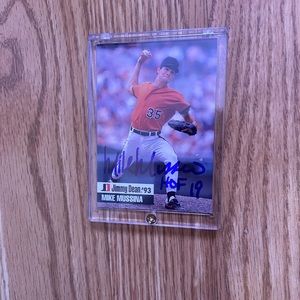 Mike Mussina Autographed Card (MISC10)